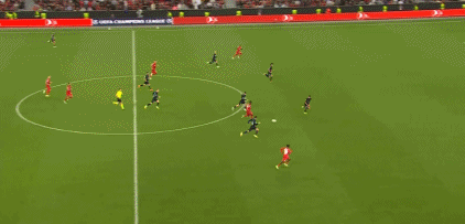 青岛西海岸主教练邵佳一成功保级，郑智接任后计划邀请黄博文、李雷雷等助教，助力球队发展。