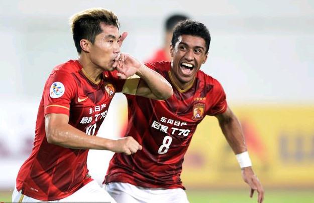 欧冠战报：里奥斯传射巴雷罗破门，本菲卡2-0完胜那不勒斯（欧冠：里奥斯一传一射巴雷罗建功，本菲卡2-0力克那不勒斯）