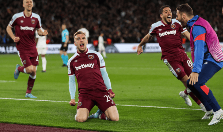 官方：穆尔豪斯与曼联续约3年，并租借加盟莱顿东方