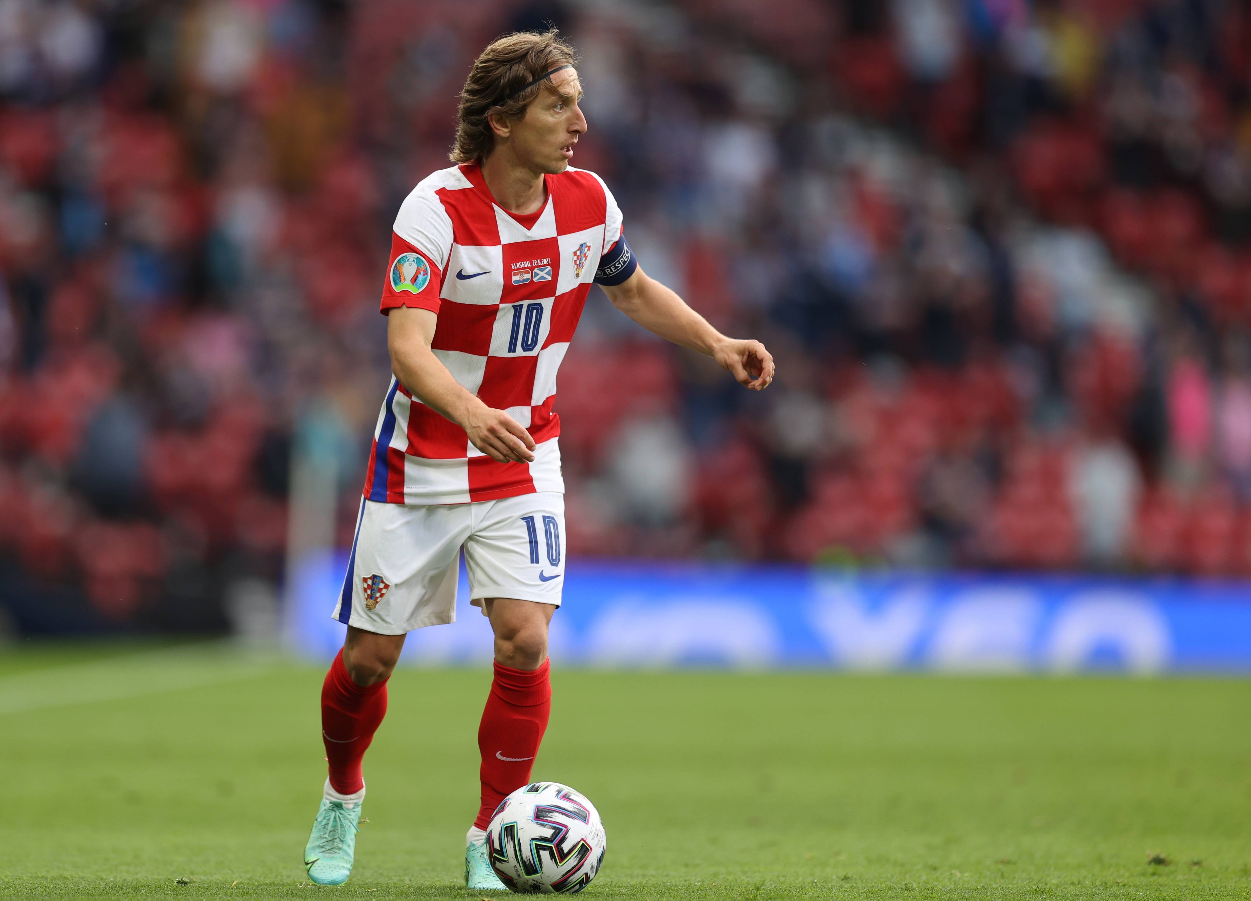 塔：首次佩戴德国队长袖标意义重大，但世界杯资格最重要