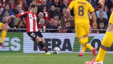 拜仁慕尼黑莱万多夫斯基帽子戏法