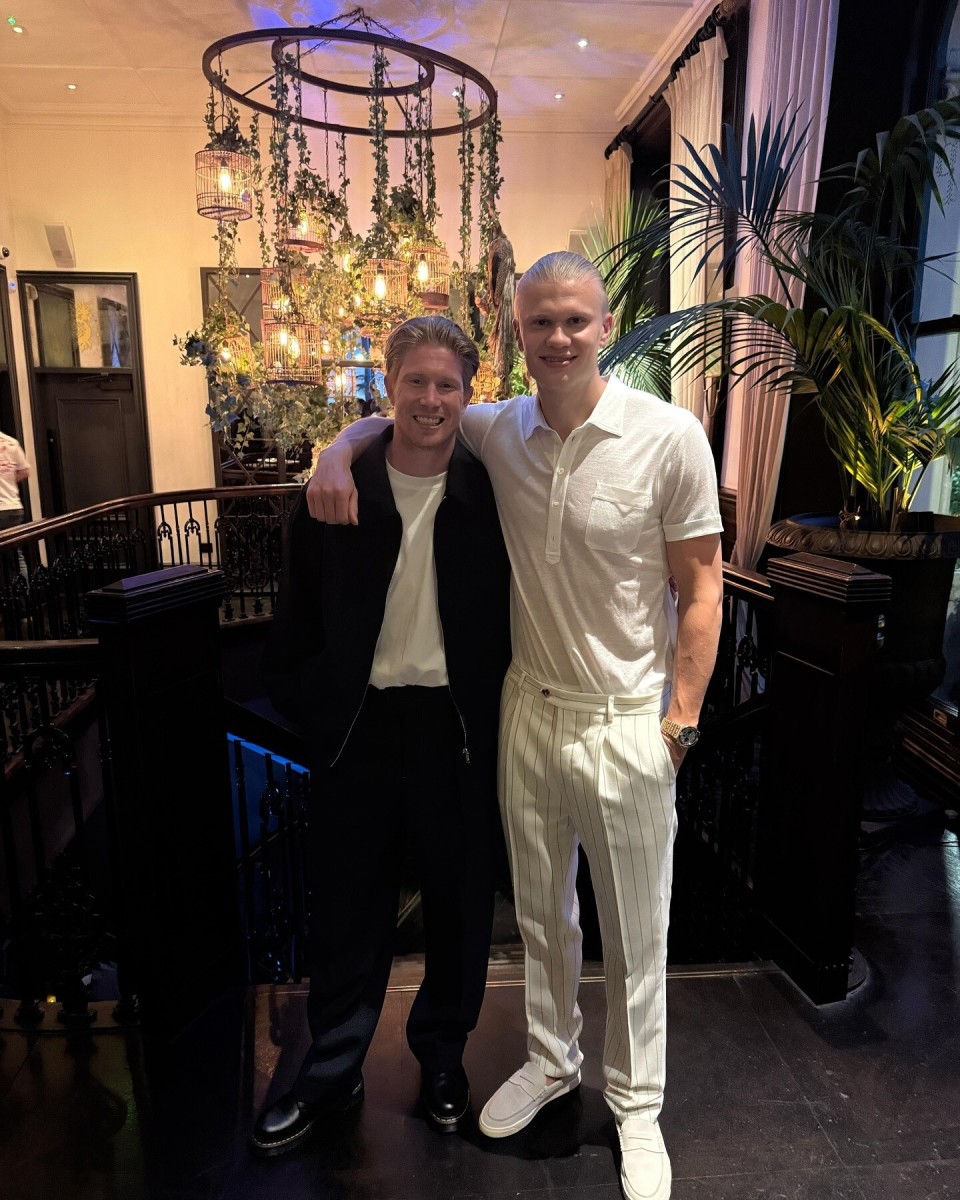 状态持续火热！本轮英超送助攻，福登最近3场比赛已造5球